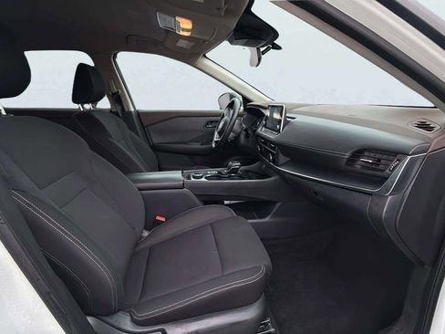 Used 2023 Nissan Rogue S image 16