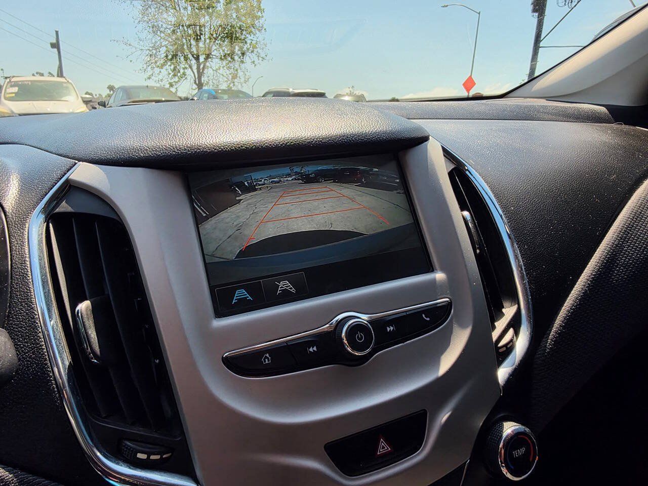 Used 2018 Chevrolet Cruze LS FWD image 40