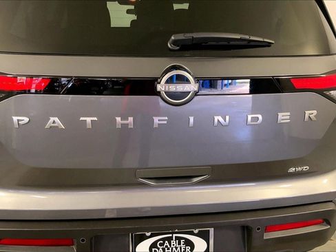 Used 2025 Nissan Pathfinder SV AWD/4WD image 8