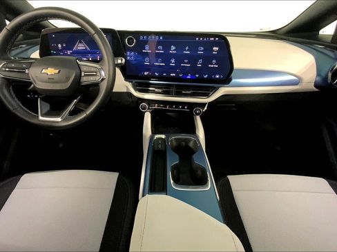 Used 2025 Chevrolet Equinox EV LT image 15