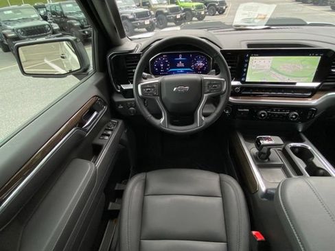 Used 2026 Chevrolet Silverado 1500 LT Trail Boss w/ LT Trail Boss Premium Package AWD/4WD image 25