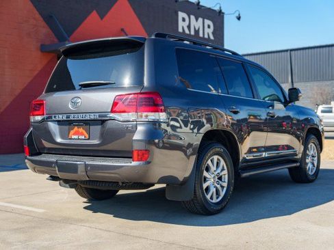 Used 2021 Toyota Land Cruiser image 5