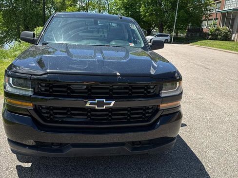 Used 2017 Chevrolet Silverado 1500 Custom w/ Custom Convenience Package AWD/4WD image 16