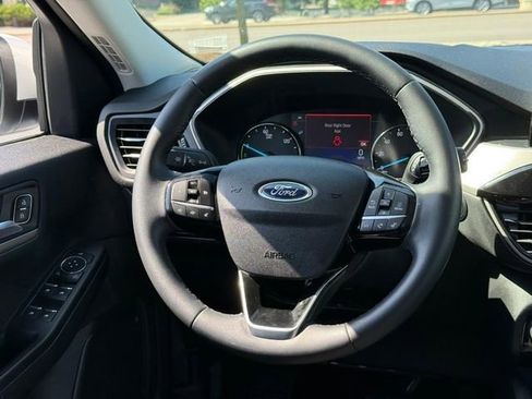 Used 2022 Ford Escape SEL AWD/4WD image 13