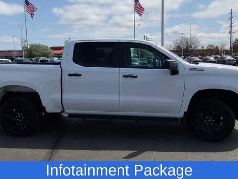 Certified 2022 Chevrolet Silverado 1500 Custom Trail Boss w/ LPO, Dark Essentials Package image 11