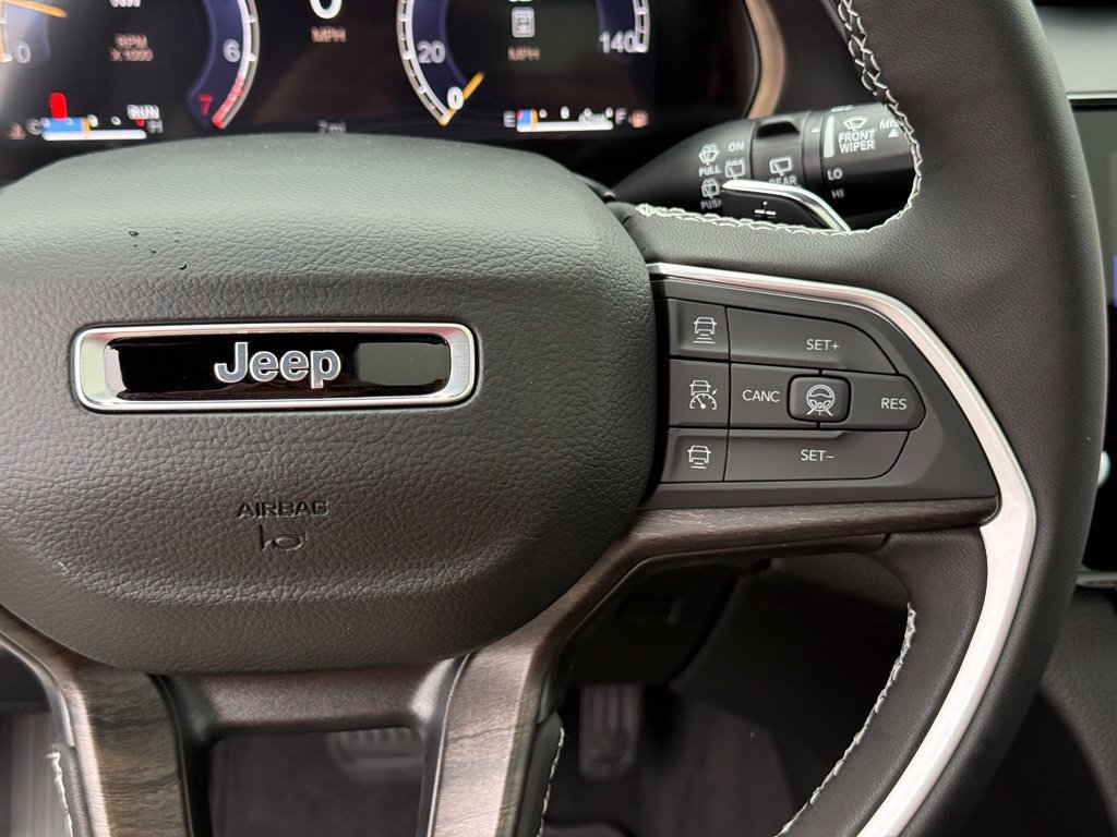 New 2027 Jeep Grand Cherokee Limited AWD/4WD image 15