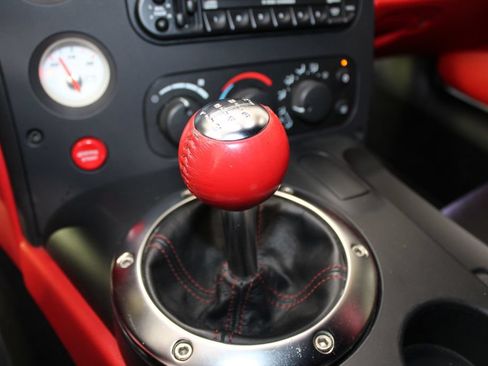 Used 2004 Dodge Viper SRT-10 RWD image 30