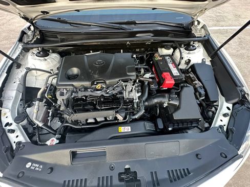 Used 2019 Toyota Camry SE FWD image 28