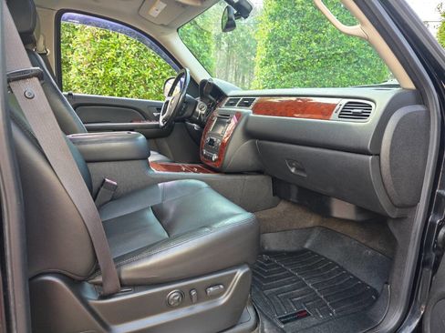 Used 2009 Chevrolet Avalanche LTZ image 36