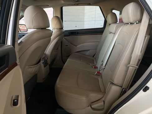 Used 2012 Hyundai Veracruz Limited w/ Entertainment Pkg image 18