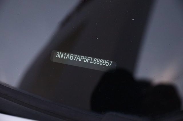 Used 2015 Nissan Sentra SV FWD image 28