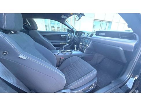 Used 2016 Ford Mustang Coupe image 7