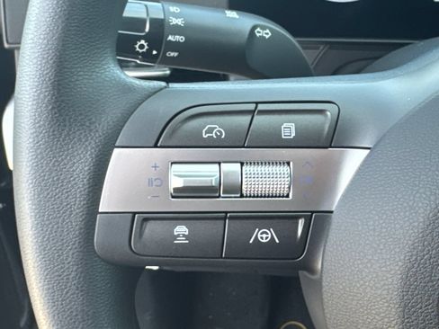 Used 2026 Hyundai Kona SE FWD image 25