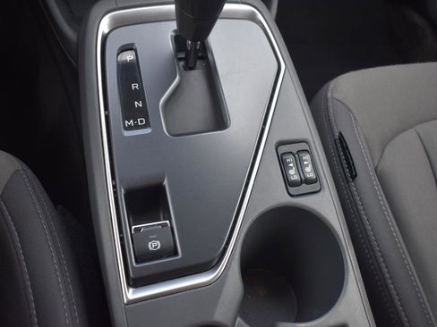 Used 2025 Subaru Crosstrek 2.0i Premium image 9