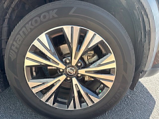 Used 2021 Nissan Rogue SV FWD image 4