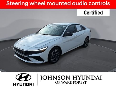 Certified 2025 Hyundai Elantra SEL image 4