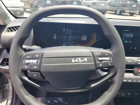 New 2026 Kia K4 FWD image 10