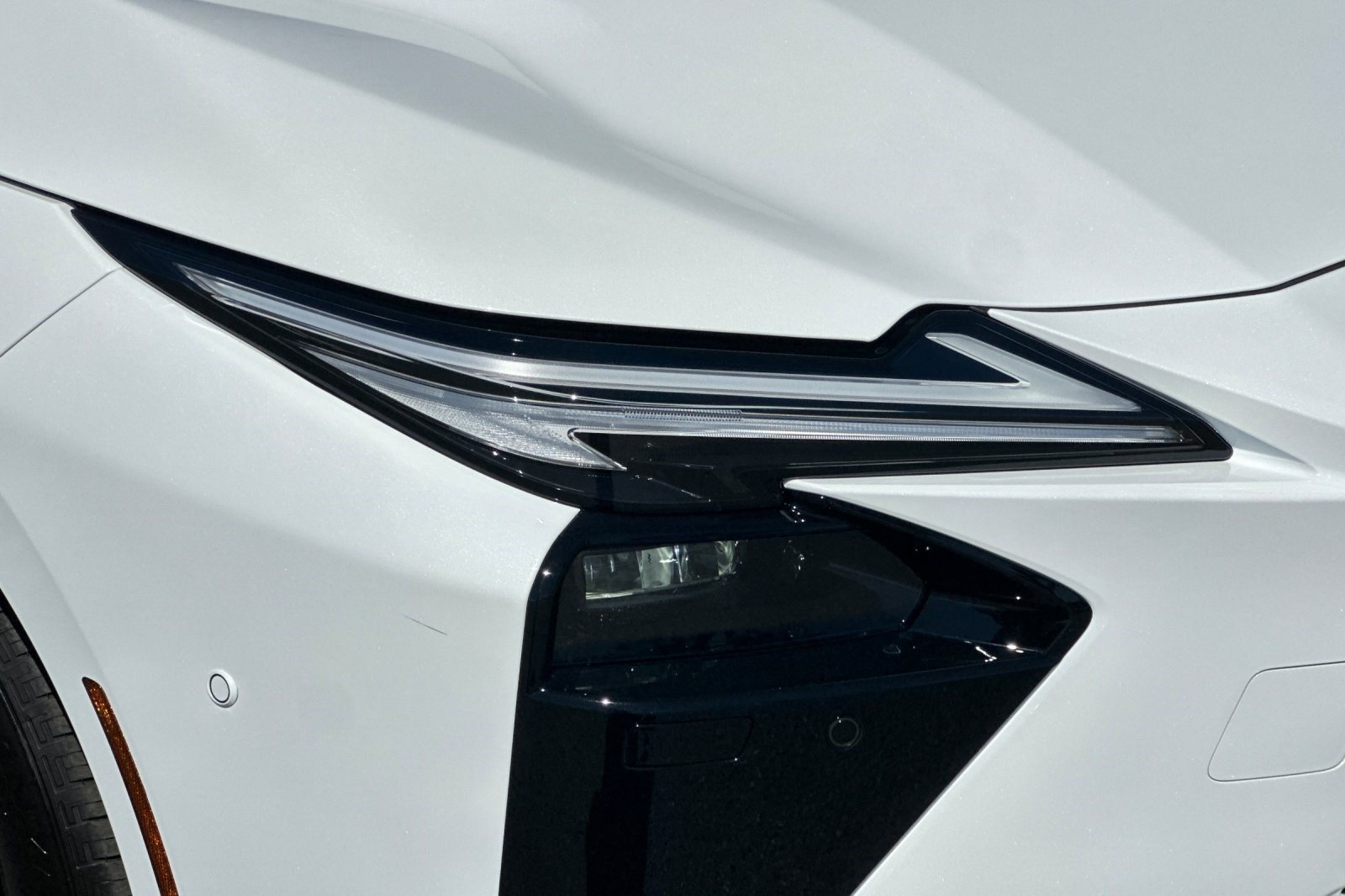 New 2026 Lexus ES 350h w/ Cold Area Package FWD image 12