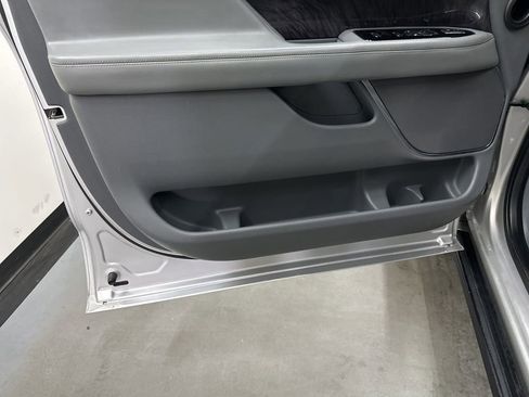 Used 2019 Lincoln Navigator Reserve AWD/4WD image 39