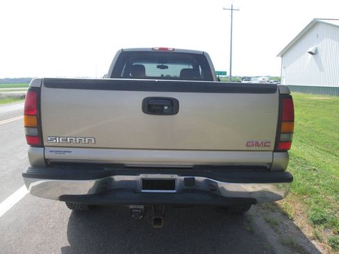 Used 2004 GMC Sierra 2500 SLT w/ Snow Plow Prep Package AWD/4WD image 5