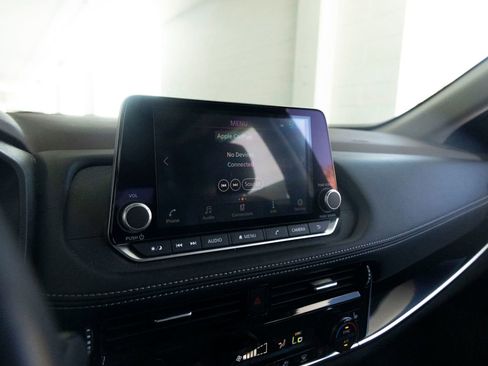 Used 2023 Nissan Rogue SL FWD image 17