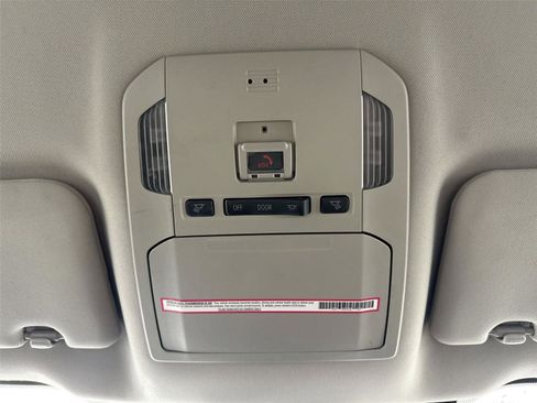 Certified 2023 Toyota Highlander L image 21