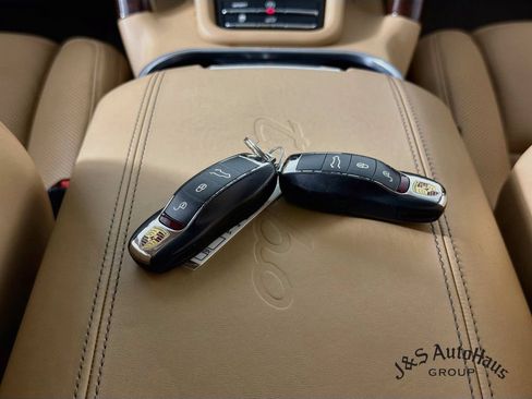 Used 2012 Porsche Cayenne Turbo AWD/4WD image 41