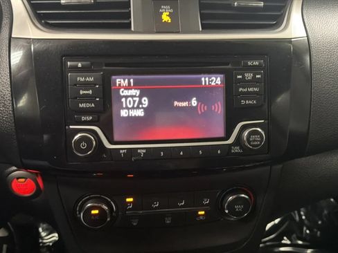 Used 2017 Nissan Sentra SV FWD image 13