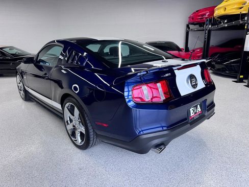 Used 2011 Ford Mustang GT Premium RWD image 3