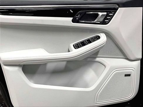 New 2026 Porsche Macan Turbo image 22