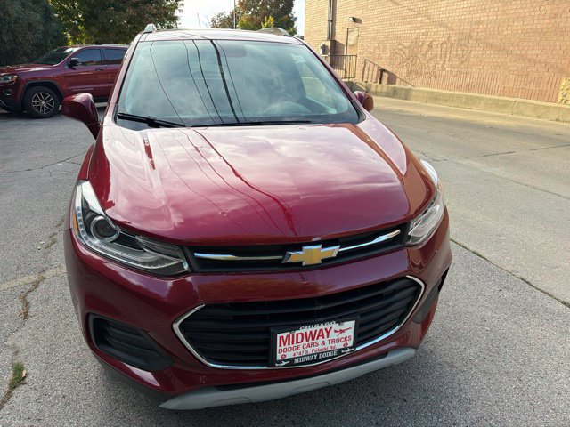 Used 2020 Chevrolet Trax LT w/ Sun & Sound Package AWD/4WD image 5