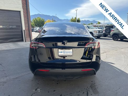 Used 2025 Tesla Model Y Long Range AWD/4WD image 6