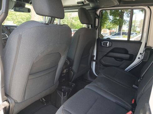 Used 2026 Jeep Wrangler Sahara image 12