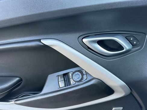 Used 2023 Chevrolet Camaro LT w/ Technology Package image 10