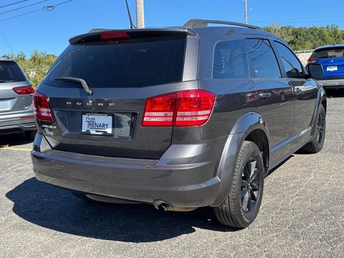 Used 2020 Dodge Journey SE w/ Blacktop Package image 3