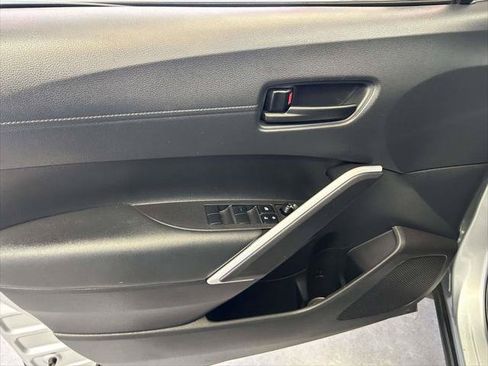 Certified 2025 Toyota Corolla Cross LE FWD image 17