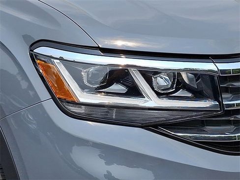 Used 2023 Volkswagen Atlas Cross Sport SEL image 9