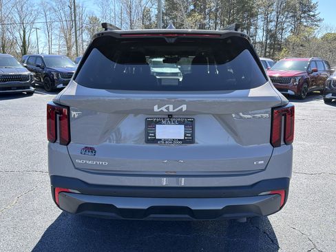 Used 2024 Kia Sorento SX Prestige w/ Sage Leather Package image 5