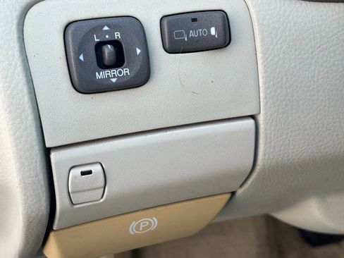Used 2003 Lexus LS 430 RWD image 31