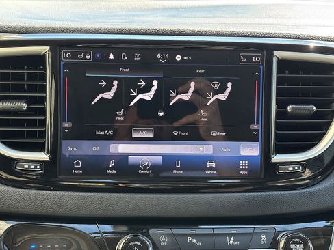 Used 2023 Chrysler Pacifica Touring-L FWD image 21