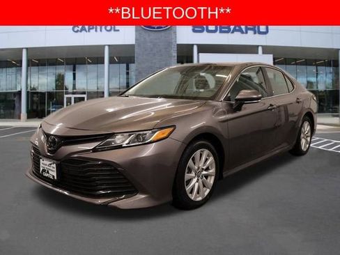 Used 2018 Toyota Camry LE image 8