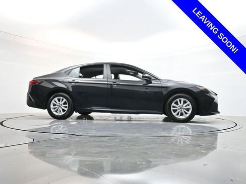Used 2025 Toyota Camry LE FWD image 33