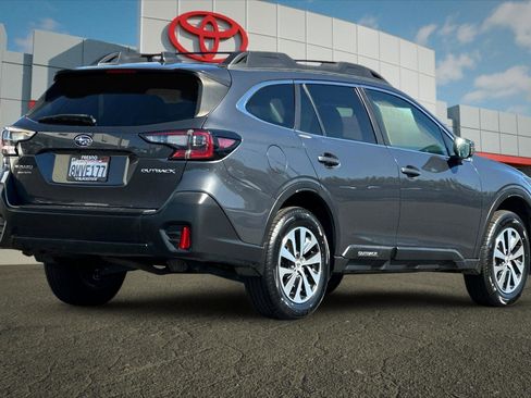 Used 2021 Subaru Outback Premium AWD/4WD image 3