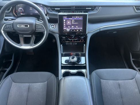 Certified 2023 Jeep Grand Cherokee Laredo w/ Luxury Tech Group I AWD/4WD image 3