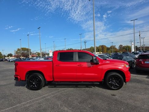 Used 2022 Chevrolet Silverado 1500 RST image 3