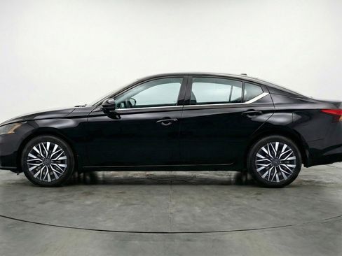 Used 2025 Nissan Altima 2.5 SV image 5
