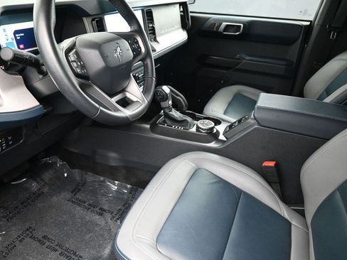 Used 2024 Ford Bronco Outer Banks AWD/4WD image 16