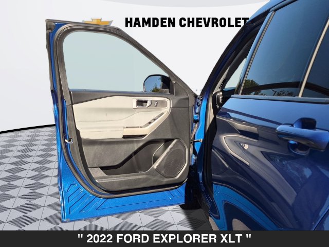 Used 2022 Ford Explorer XLT w/ Equipment Group 202A AWD/4WD image 10