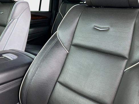 Used 2023 Cadillac Escalade ESV Premium Luxury image 23