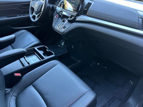 Used 2024 Honda Odyssey EX-L image 17